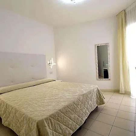 Oxford 4* Τζεσόλο Λίντο