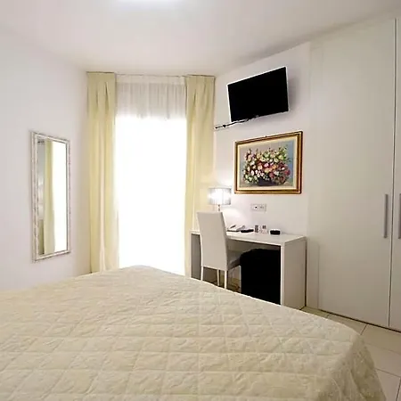 Oxford Hotel 4*