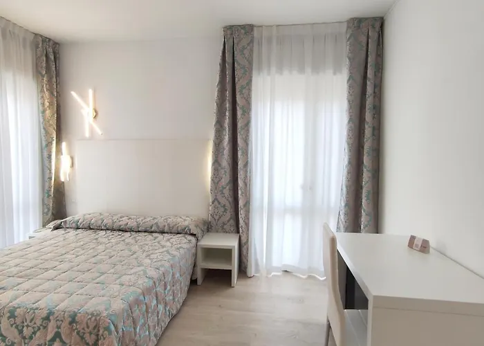 Ξενοδοχείο Oxford 4*