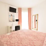 Oxford Hotel 4*