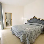 Hotel Oxford 4*