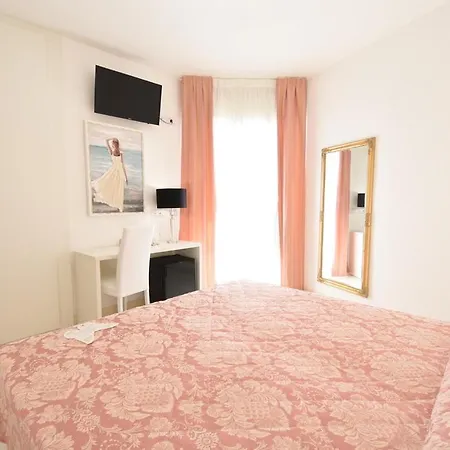 Oxford Hotel 4*