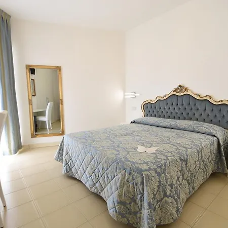 Hotel Oxford 4*